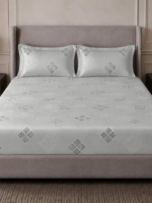 Sleeping Owls 100% Soft Mercerized Cotton Printed Elegance 300TC Super King Bedsheet With 2 Pillow Covers
